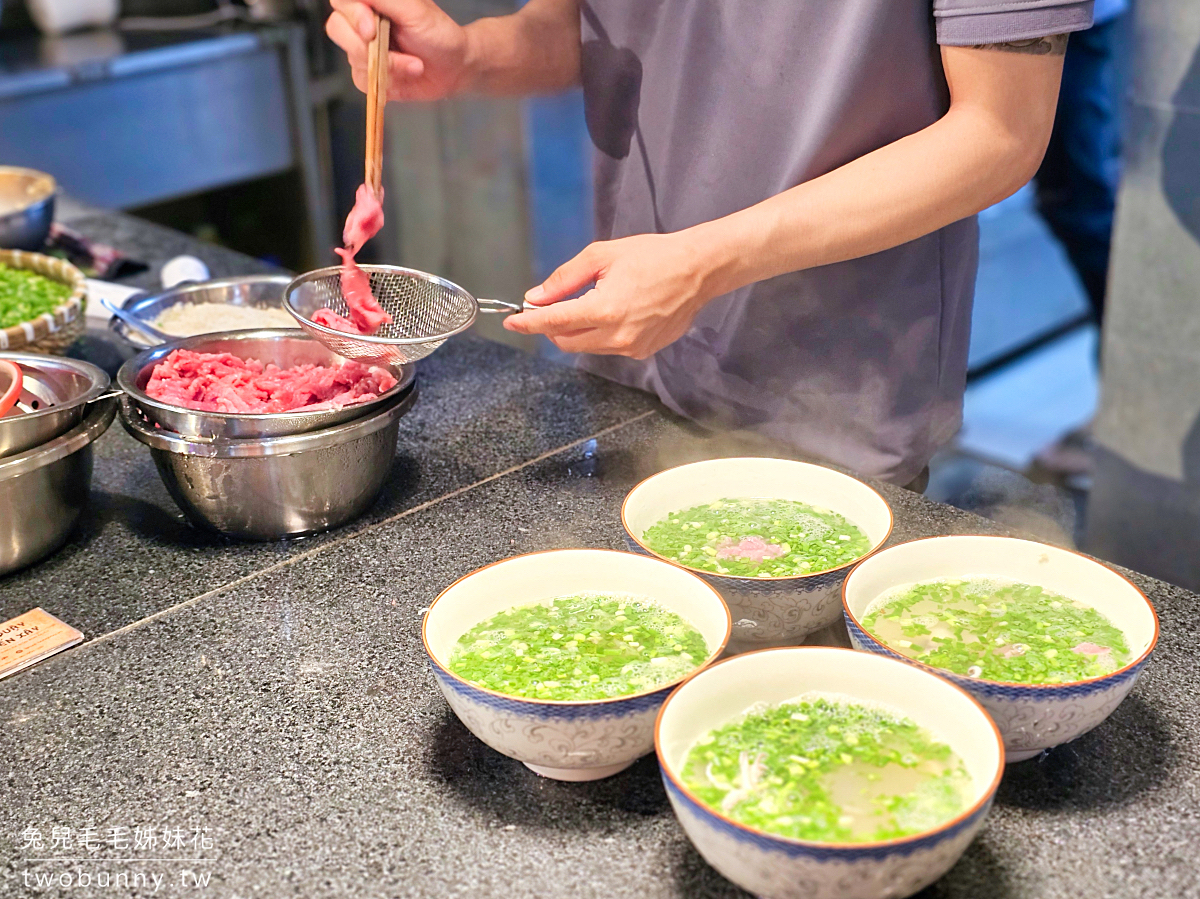 【B&uacute;n Quậy Kiến X&acirc;y Grand World】富國大世界美食｜富國島必吃小卷米粉，不用跑陽東也吃得到 @兔兒毛毛姊妹花