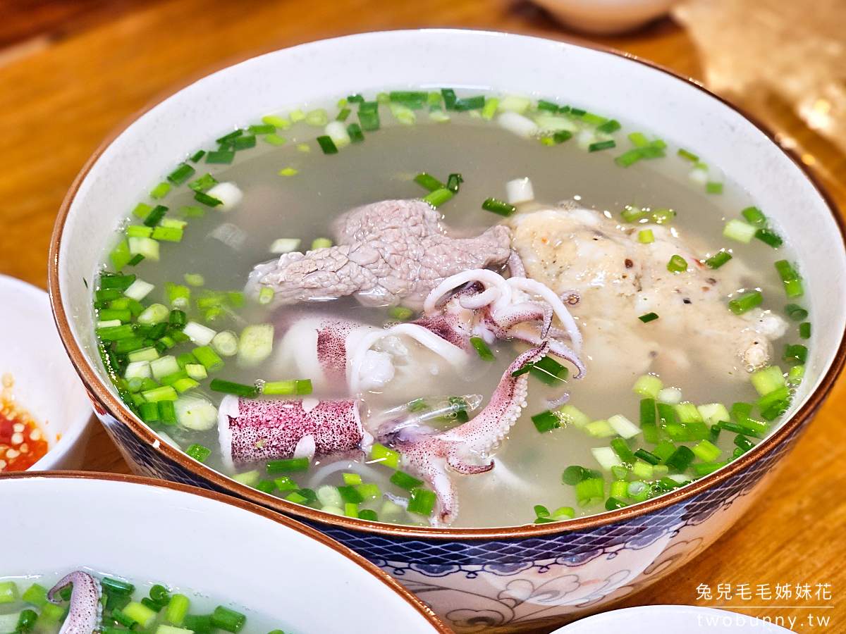【B&uacute;n Quậy Kiến X&acirc;y Grand World】富國大世界美食｜富國島必吃小卷米粉，不用跑陽東也吃得到 @兔兒毛毛姊妹花