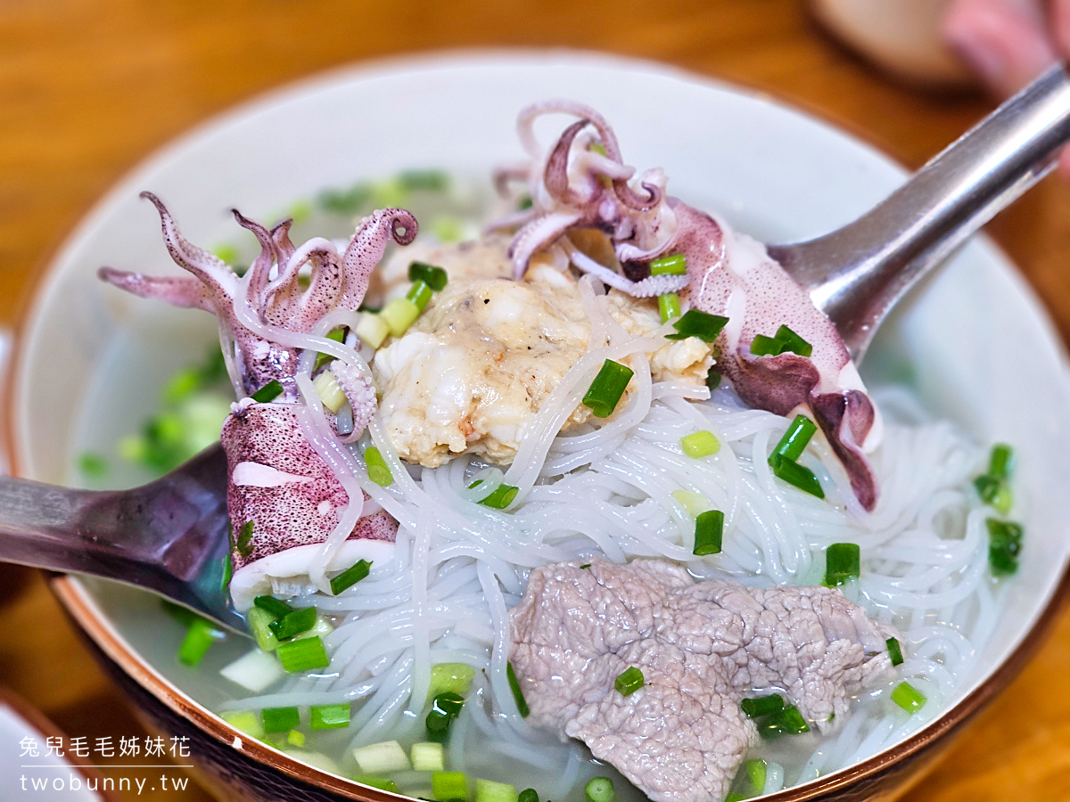 【B&uacute;n Quậy Kiến X&acirc;y Grand World】富國大世界美食｜富國島必吃小卷米粉，不用跑陽東也吃得到 @兔兒毛毛姊妹花