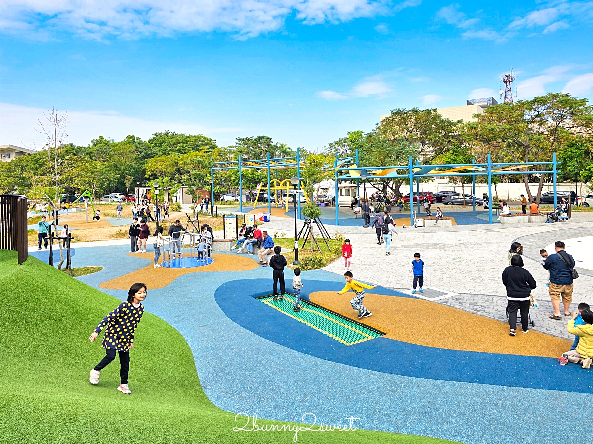 南投特色公園【草屯酷比親子運動公園】三層樓高貨櫃溜滑梯、超嗨旋轉翹翹板~好玩又放電 @兔兒毛毛姊妹花 南投特色公園【草屯酷比親子運動公園】三層樓高貨櫃溜滑梯、超嗨旋轉翹翹板~好玩又放電 @兔兒毛毛姊妹花