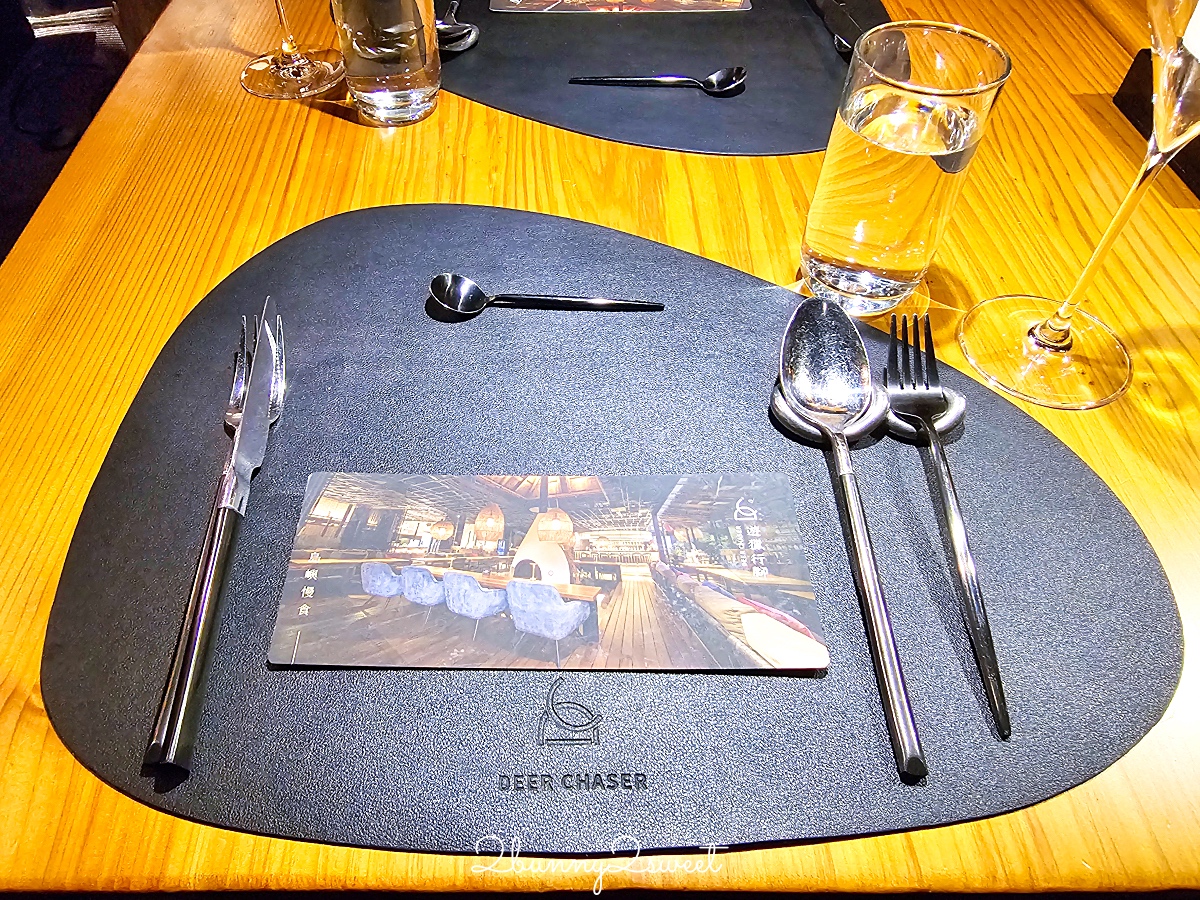 【DEER CHASER 日月潭遊獵行腳】南投頂級民宿推薦！一泊三食、野奢Villa、獲獎設計住宿開箱 @兔兒毛毛姊妹花