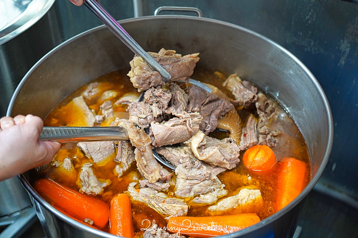 【九添福牛肉麵】新竹牛肉麵推薦|2025米其林必比登推薦,城隍廟人氣排隊名店 @兔兒毛毛姊妹花 【九添福牛肉麵】新竹牛肉麵推薦|2025米其林必比登推薦,城隍廟人氣排隊名店 @兔兒毛毛姊妹花