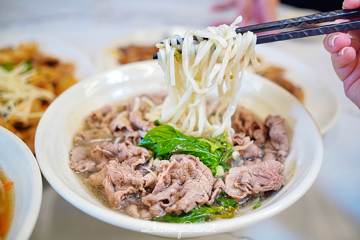 【九添福牛肉麵】新竹牛肉麵推薦|2025米其林必比登推薦,城隍廟人氣排隊名店 @兔兒毛毛姊妹花 【九添福牛肉麵】新竹牛肉麵推薦|2025米其林必比登推薦,城隍廟人氣排隊名店 @兔兒毛毛姊妹花