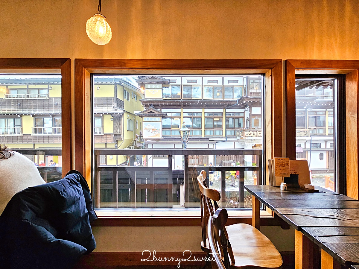 【布丁 酒茶房クリエ】銀山溫泉必訪復古風咖啡廳，擁有能登屋絕美窗景、招牌布丁必點 @兔兒毛毛姊妹花