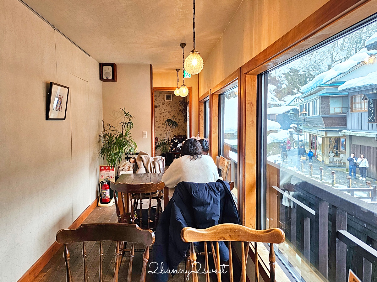 【布丁 酒茶房クリエ】銀山溫泉必訪復古風咖啡廳，擁有能登屋絕美窗景、招牌布丁必點 @兔兒毛毛姊妹花