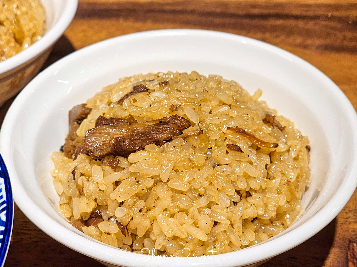 善導寺美食「雙月食品社青島店」華麗回歸,連續千年米其林推薦養生湯品連外國人都愛 @兔兒毛毛姊妹花 善導寺美食「雙月食品社青島店」華麗回歸,連續千年米其林推薦養生湯品連外國人都愛 @兔兒毛毛姊妹花