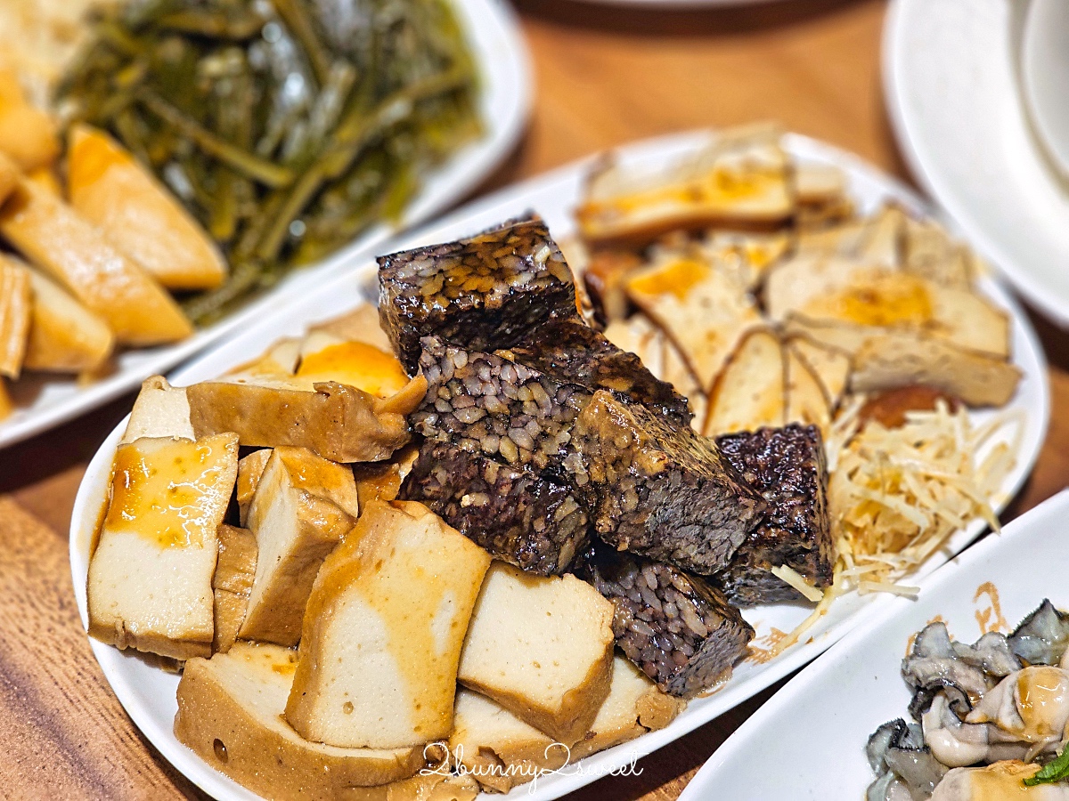 善導寺美食「雙月食品社青島店」華麗回歸,連續千年米其林推薦養生湯品連外國人都愛 @兔兒毛毛姊妹花 善導寺美食「雙月食品社青島店」華麗回歸,連續千年米其林推薦養生湯品連外國人都愛 @兔兒毛毛姊妹花