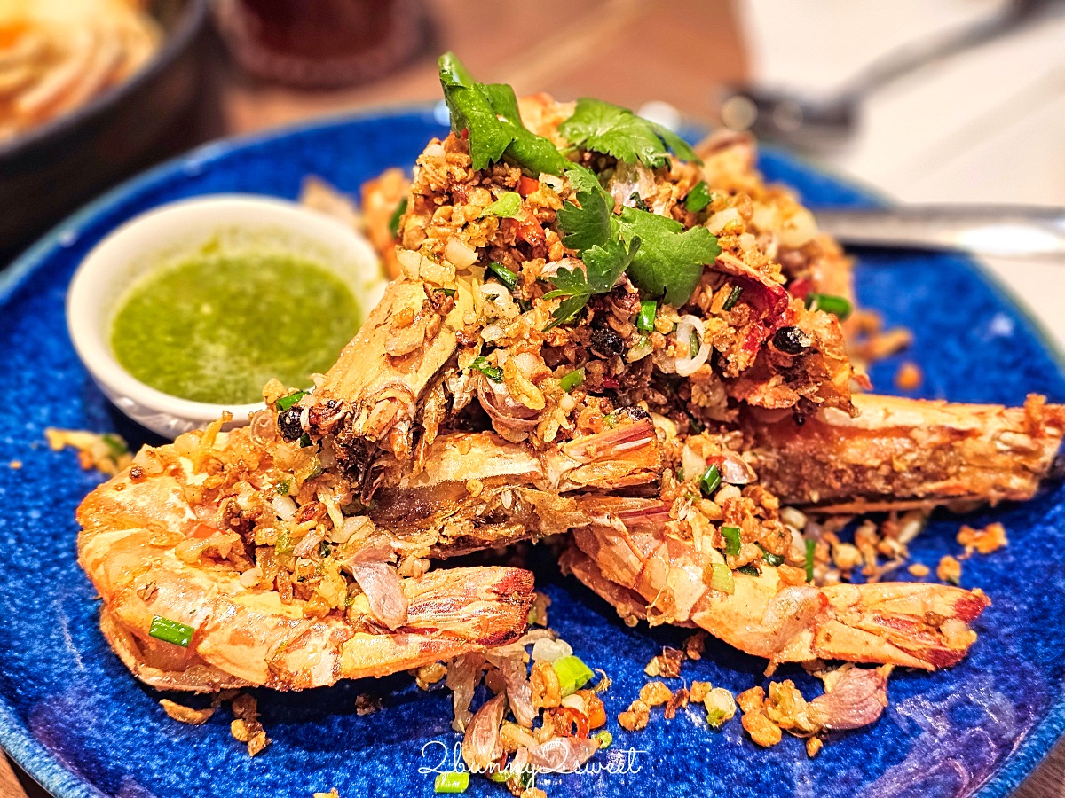 曼谷美食「Peppery Thai Bistro」河濱碼頭夜市必吃泰式海鮮餐廳 吹冷氣吃咖哩蟹超滿足 @兔兒毛毛姊妹花