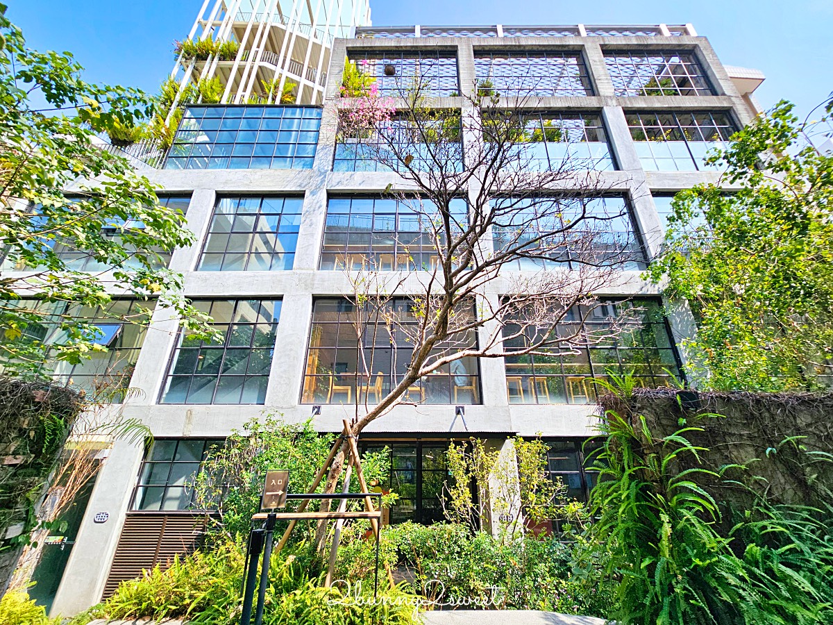 【南埕衖事】台南冰店推薦｜藤本壯介打造白色階梯建築，義式冰淇淋、咖啡與天空露臺 @兔兒毛毛姊妹花