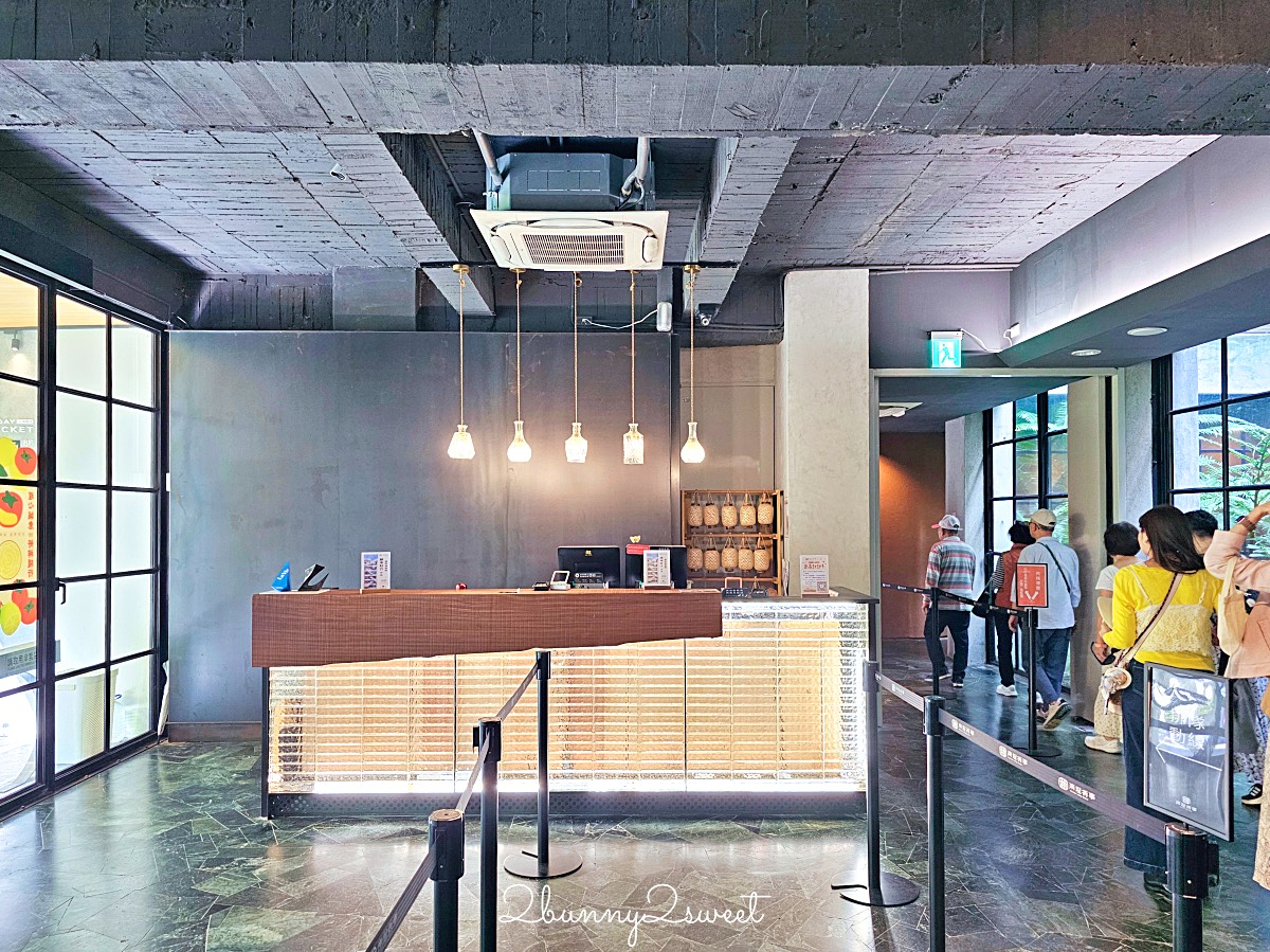 【南埕衖事】台南冰店推薦｜藤本壯介打造白色階梯建築，義式冰淇淋、咖啡與天空露臺 @兔兒毛毛姊妹花