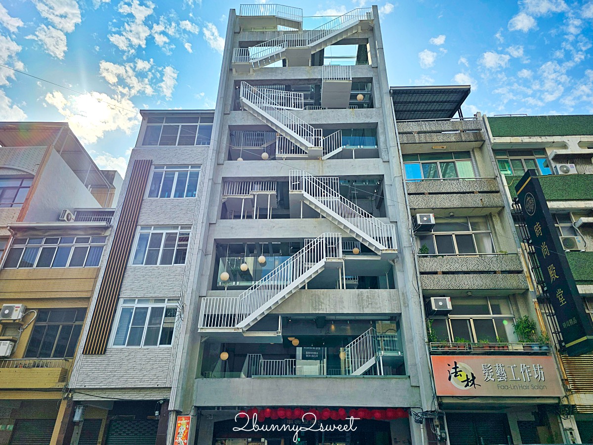 【南埕衖事】台南冰店推薦｜藤本壯介打造白色階梯建築，義式冰淇淋、咖啡與天空露臺 @兔兒毛毛姊妹花