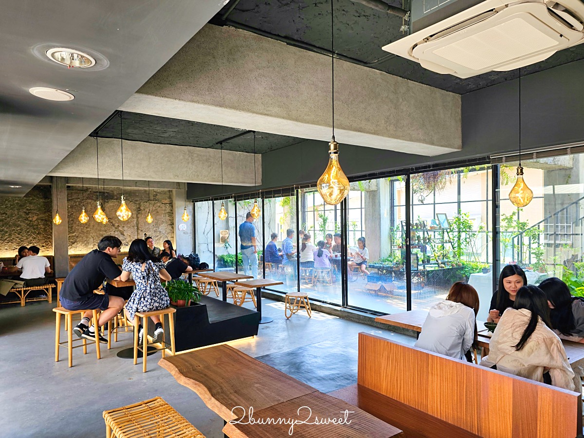 【南埕衖事】台南冰店推薦｜藤本壯介打造白色階梯建築，義式冰淇淋、咖啡與天空露臺 @兔兒毛毛姊妹花
