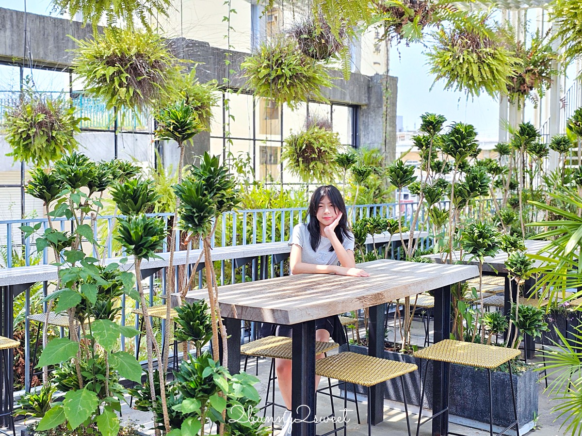 【南埕衖事】台南冰店推薦｜藤本壯介打造白色階梯建築，義式冰淇淋、咖啡與天空露臺 @兔兒毛毛姊妹花