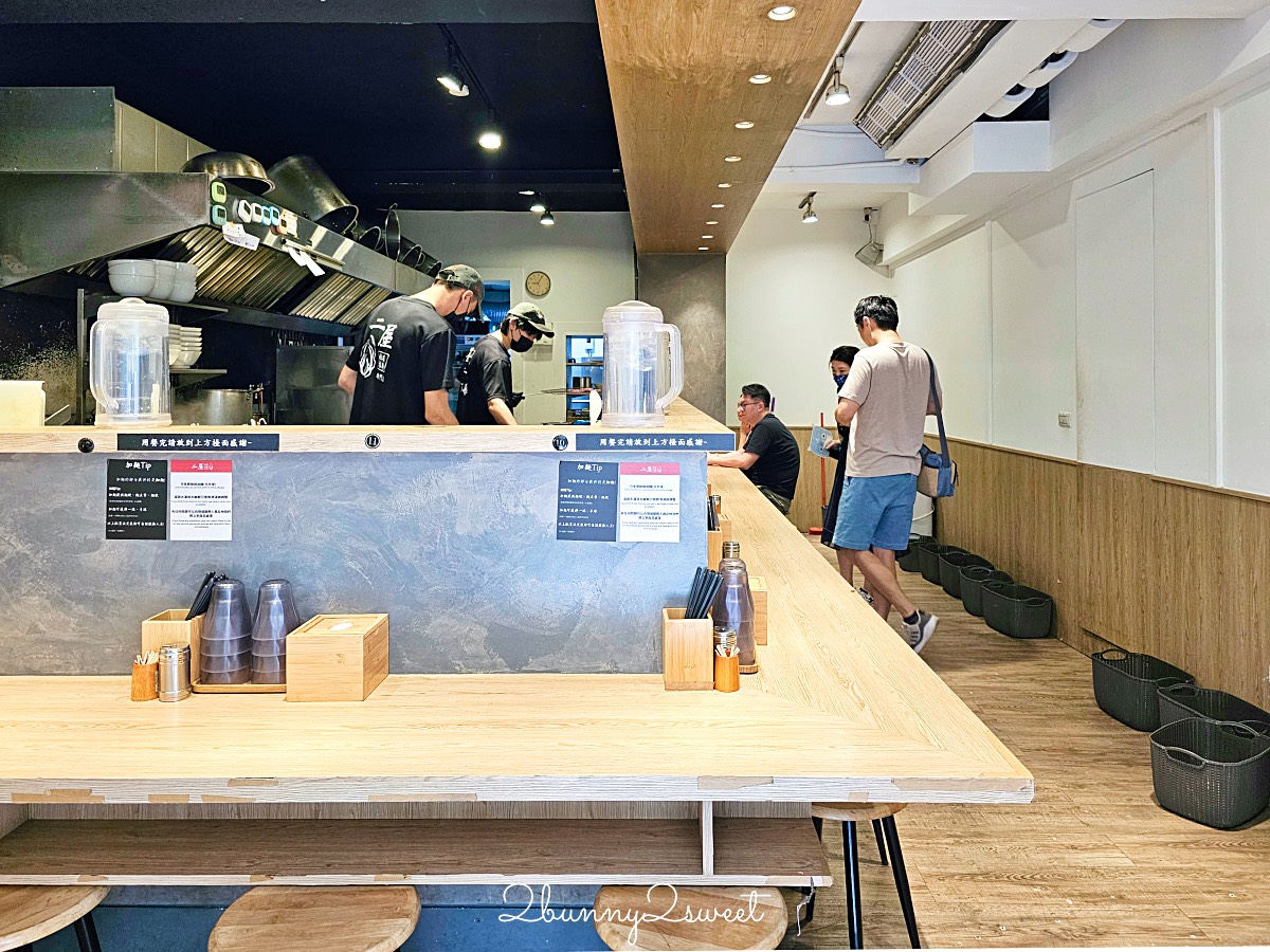 【二屋牡蠣拉麵】中山站赤峰街美食！濃厚牡蠣湯頭、免費加麵吃到飽 @兔兒毛毛姊妹花