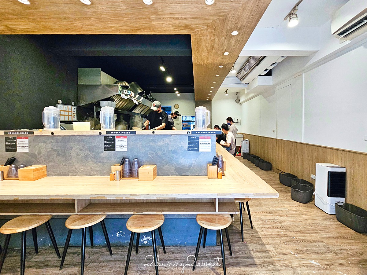 【二屋牡蠣拉麵】中山站赤峰街美食！濃厚牡蠣湯頭、免費加麵吃到飽 @兔兒毛毛姊妹花