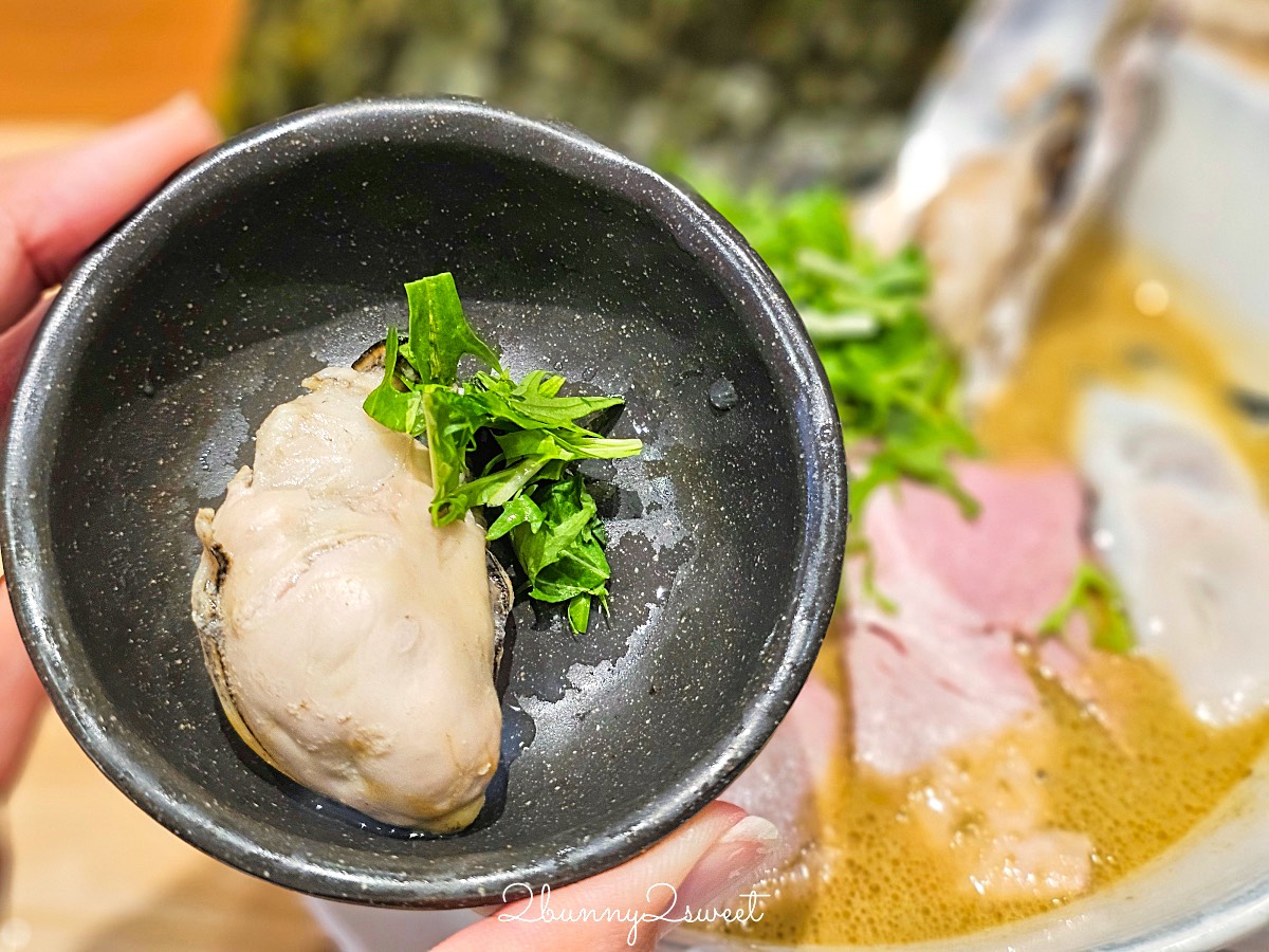 【二屋牡蠣拉麵】中山站赤峰街美食！濃厚牡蠣湯頭、免費加麵吃到飽 @兔兒毛毛姊妹花