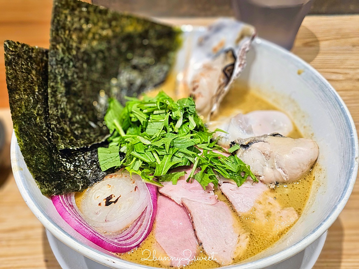 【二屋牡蠣拉麵】中山站赤峰街美食！濃厚牡蠣湯頭、免費加麵吃到飽 @兔兒毛毛姊妹花