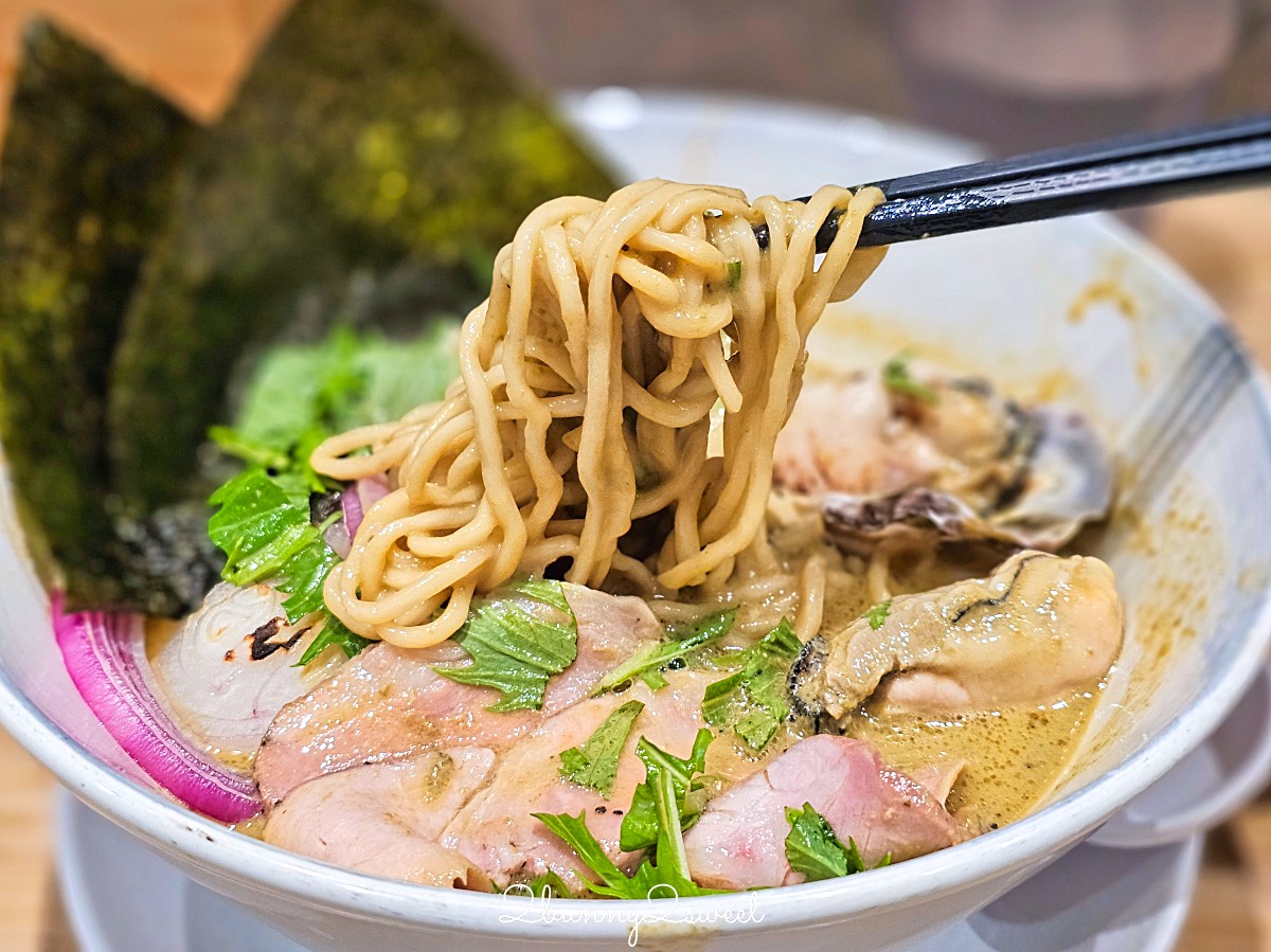 【二屋牡蠣拉麵】中山站赤峰街美食！濃厚牡蠣湯頭、免費加麵吃到飽 @兔兒毛毛姊妹花