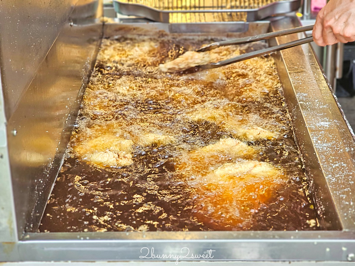 【家鄉碳烤雞排士林店】林夜市必吃雞排，先炸後烤超香＋菜單價格排隊攻略 @兔兒毛毛姊妹花