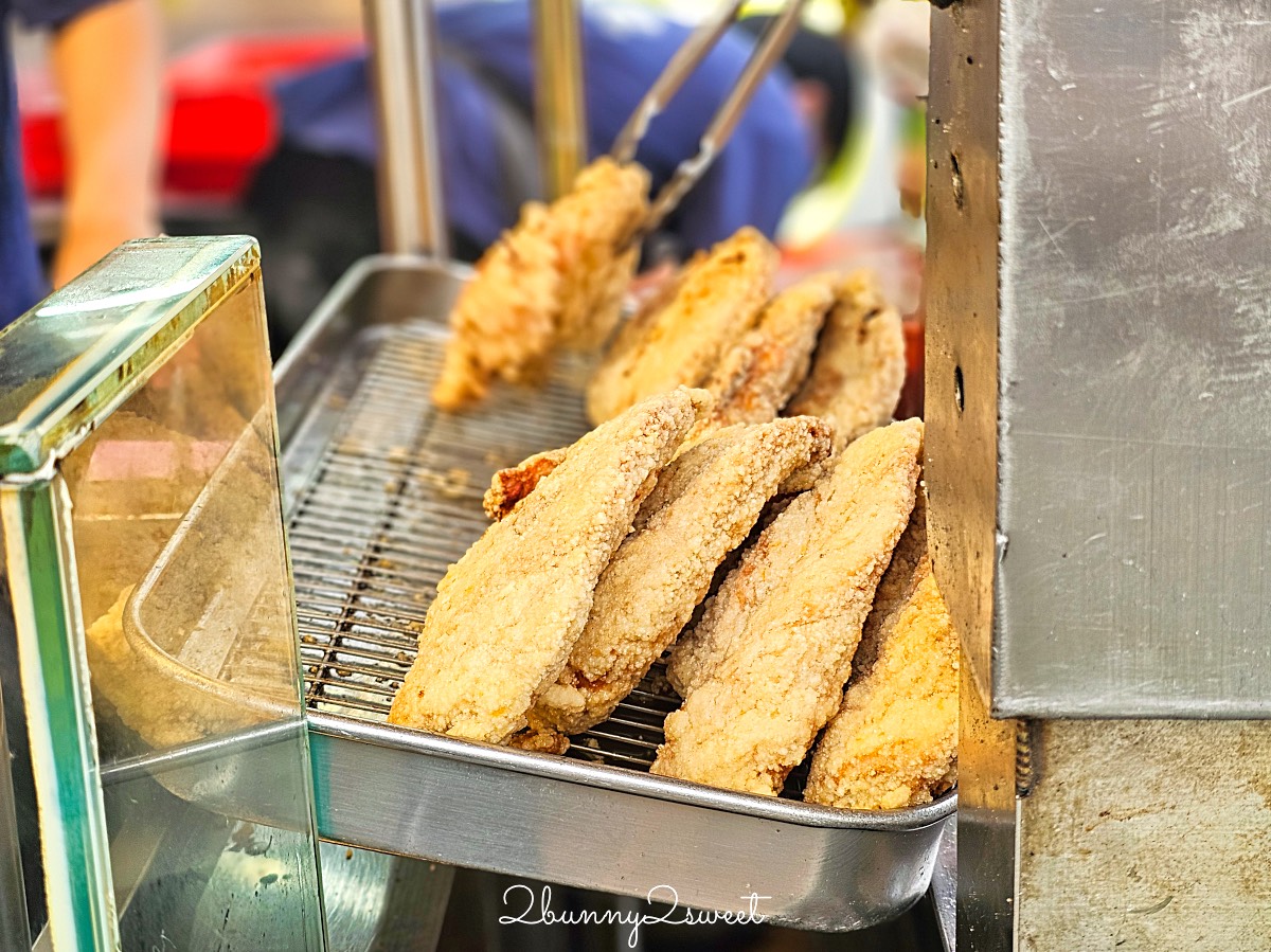 【家鄉碳烤雞排士林店】林夜市必吃雞排，先炸後烤超香＋菜單價格排隊攻略 @兔兒毛毛姊妹花