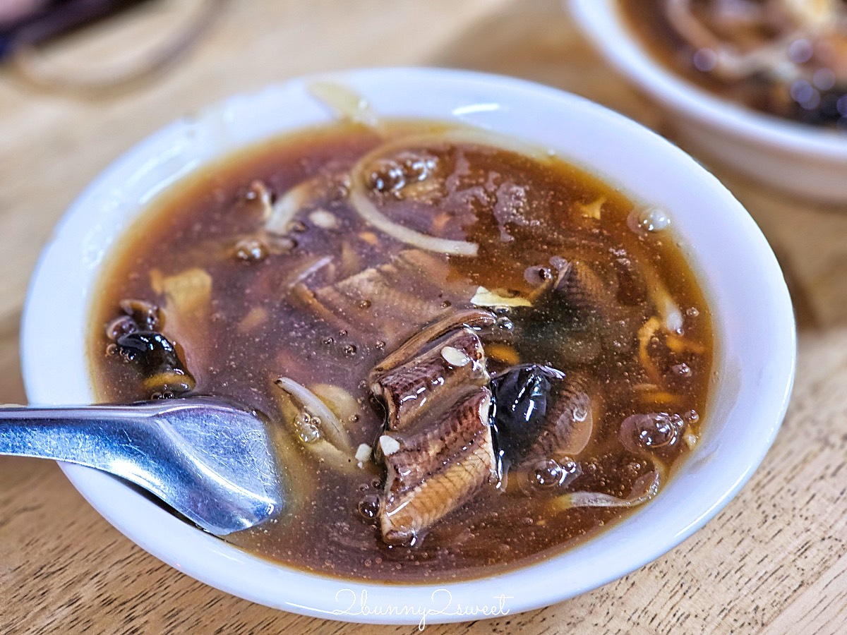 【黃家鱔魚意麵】台南國華街美食！100元鱔魚意麵，永樂市場排隊人氣小吃 @兔兒毛毛姊妹花