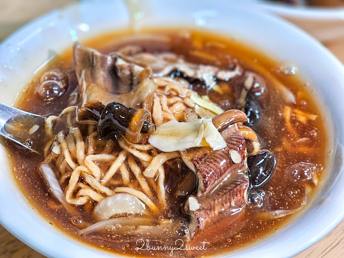 【黃家鱔魚意麵】台南國華街美食！100元鱔魚意麵，永樂市場排隊人氣小吃 @兔兒毛毛姊妹花