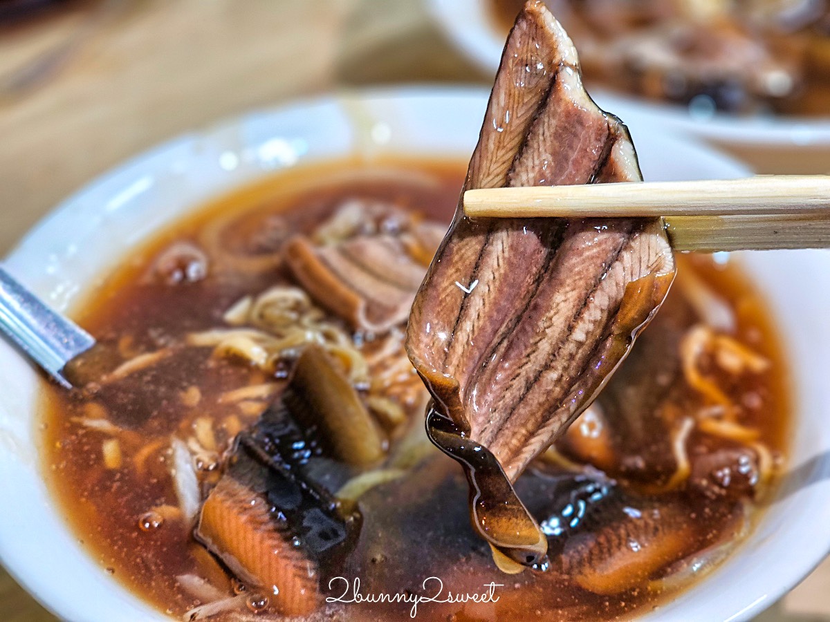 【黃家鱔魚意麵】台南國華街美食！100元鱔魚意麵，永樂市場排隊人氣小吃 @兔兒毛毛姊妹花