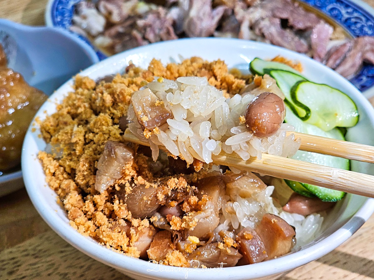 【黃家鱔魚意麵】台南國華街美食！100元鱔魚意麵，永樂市場排隊人氣小吃 @兔兒毛毛姊妹花