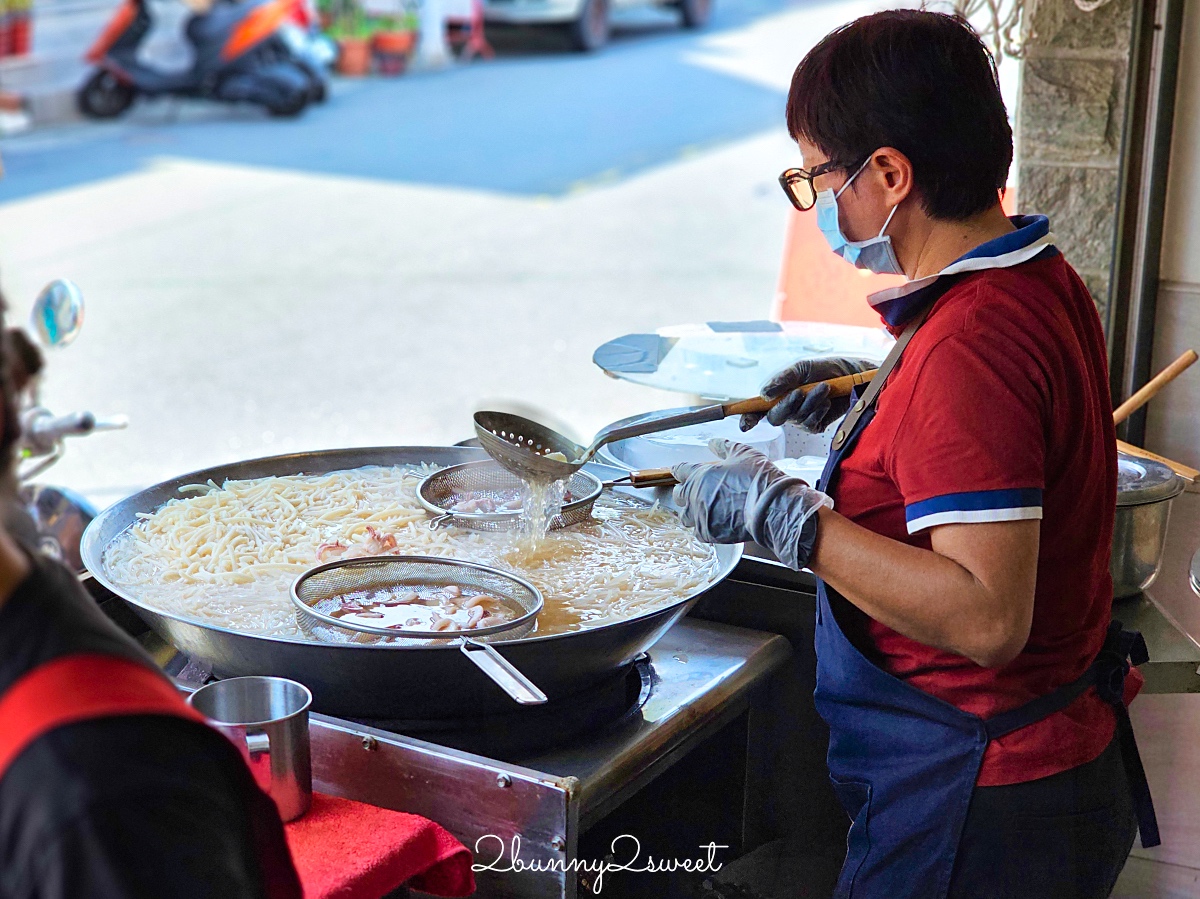 【邱家小卷米粉】台南國華街美食｜超人氣排隊名店、綜合米粉、小卷卵必吃 @兔兒毛毛姊妹花
