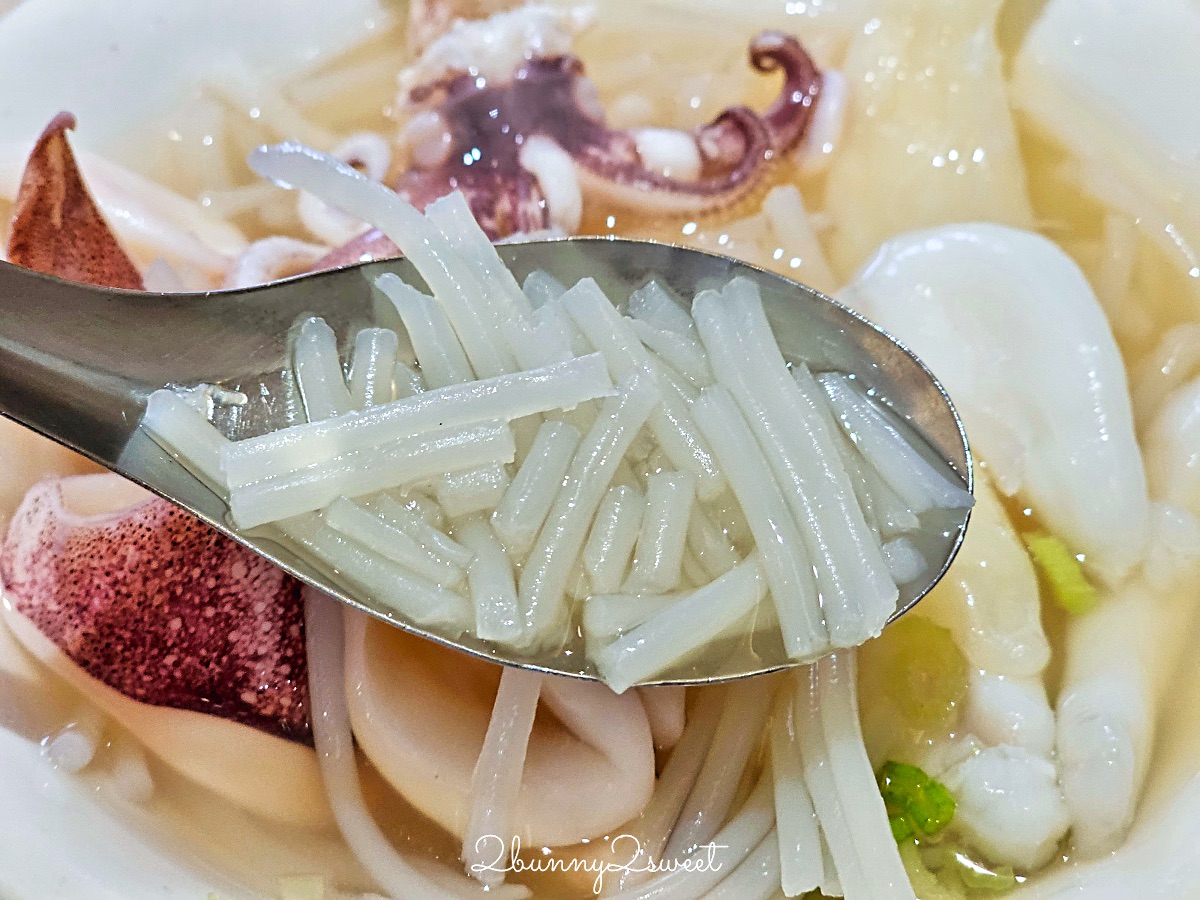【邱家小卷米粉】台南國華街美食｜超人氣排隊名店、綜合米粉、小卷卵必吃 @兔兒毛毛姊妹花