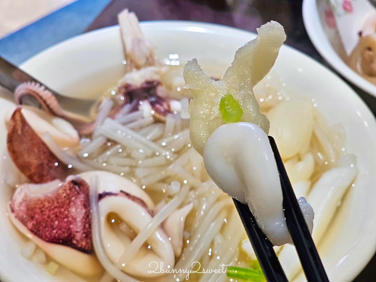 【邱家小卷米粉】台南國華街美食｜超人氣排隊名店、綜合米粉、小卷卵必吃 @兔兒毛毛姊妹花
