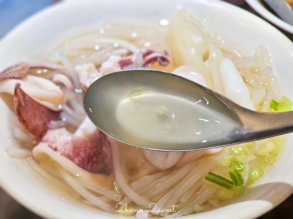 【邱家小卷米粉】台南國華街美食｜超人氣排隊名店、綜合米粉、小卷卵必吃 @兔兒毛毛姊妹花