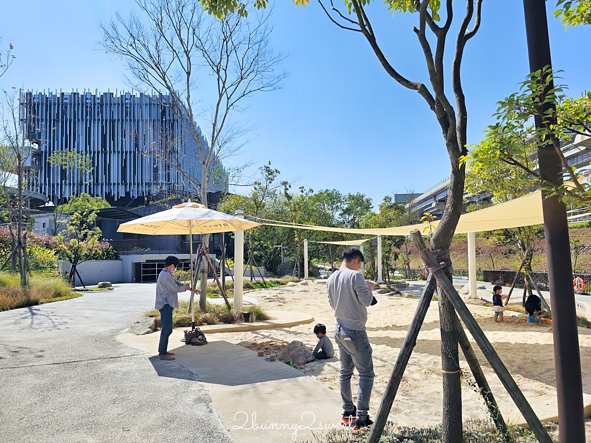 鶯歌景點「新北市美術館」蘆葦叢裡的創意綠建築,外圍園區沙坑、戲水池免費玩 @兔兒毛毛姊妹花 鶯歌景點「新北市美術館」蘆葦叢裡的創意綠建築,外圍園區沙坑、戲水池免費玩 @兔兒毛毛姊妹花