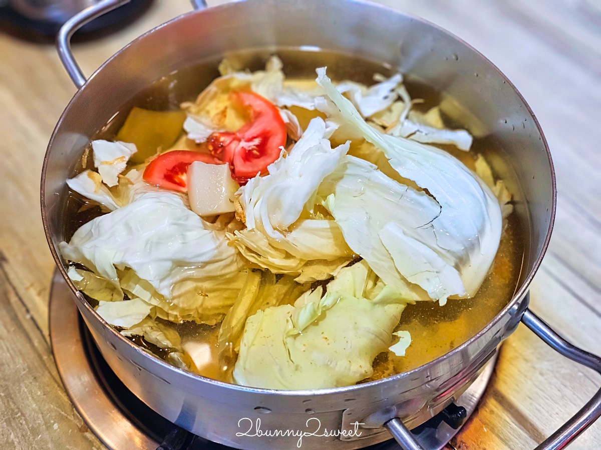 【汕頭泉成沙茶火鍋】高雄美麗島站必吃高雄沙茶火鍋創始老店,韓星也來吃 @兔兒毛毛姊妹花 【汕頭泉成沙茶火鍋】高雄美麗島站必吃高雄沙茶火鍋創始老店,韓星也來吃 @兔兒毛毛姊妹花