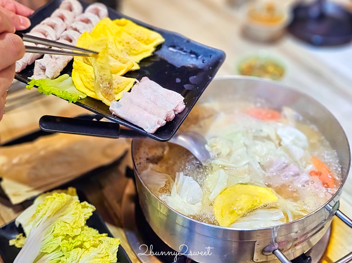 【汕頭泉成沙茶火鍋】高雄美麗島站必吃高雄沙茶火鍋創始老店,韓星也來吃 @兔兒毛毛姊妹花 【汕頭泉成沙茶火鍋】高雄美麗島站必吃高雄沙茶火鍋創始老店,韓星也來吃 @兔兒毛毛姊妹花