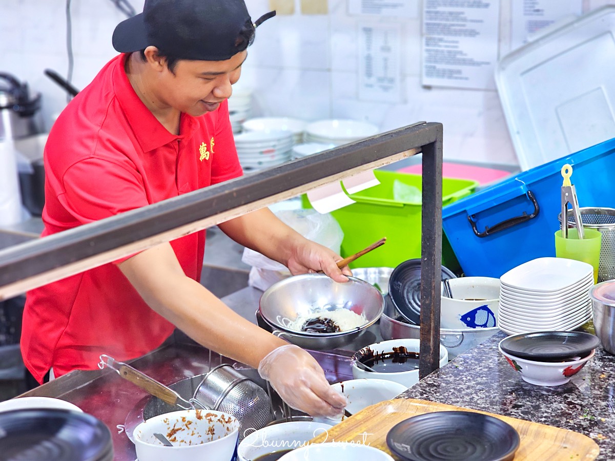 沙巴美食【萬香生肉麵】24小時營業在地美食,豬雜湯+乾撈麵一整套再來個桔子冰超滿足 @兔兒毛毛姊妹花 沙巴美食【萬香生肉麵】24小時營業在地美食,豬雜湯+乾撈麵一整套再來個桔子冰超滿足 @兔兒毛毛姊妹花