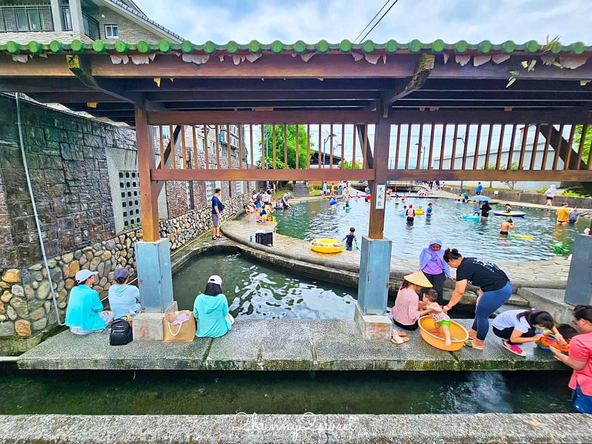 【螃蟹冒泡】宜蘭員山免費湧泉戲水池,迷你滑水道+免費淋浴間超佛心 @兔兒毛毛姊妹花 【螃蟹冒泡】宜蘭員山免費湧泉戲水池,迷你滑水道+免費淋浴間超佛心 @兔兒毛毛姊妹花