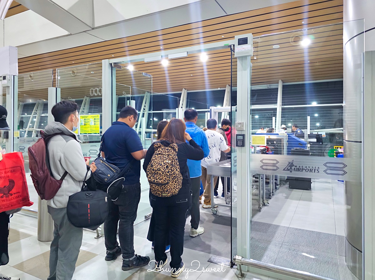 【亞庇機場攻略】沙巴BKI入境出境、直飛航班＋交通、餐廳免稅店一次看 @兔兒毛毛姊妹花