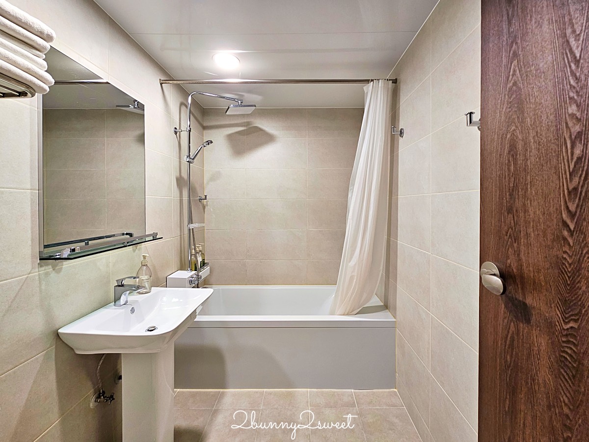 【明洞莊飯店 HOTEL MYEONGDONGJANG】首爾明洞住宿推薦｜下樓就是明洞商圈、大空間四人房、高CP值飯店 @兔兒毛毛姊妹花