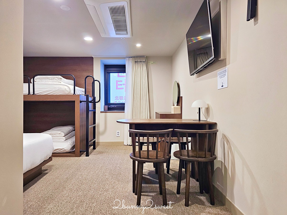 【明洞莊飯店 HOTEL MYEONGDONGJANG】首爾明洞住宿推薦｜下樓就是明洞商圈、大空間四人房、高CP值飯店 @兔兒毛毛姊妹花