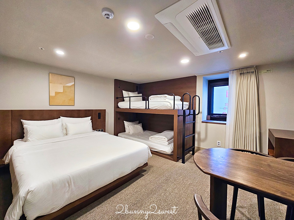 【明洞莊飯店 HOTEL MYEONGDONGJANG】首爾明洞住宿推薦｜下樓就是明洞商圈、大空間四人房、高CP值飯店 @兔兒毛毛姊妹花