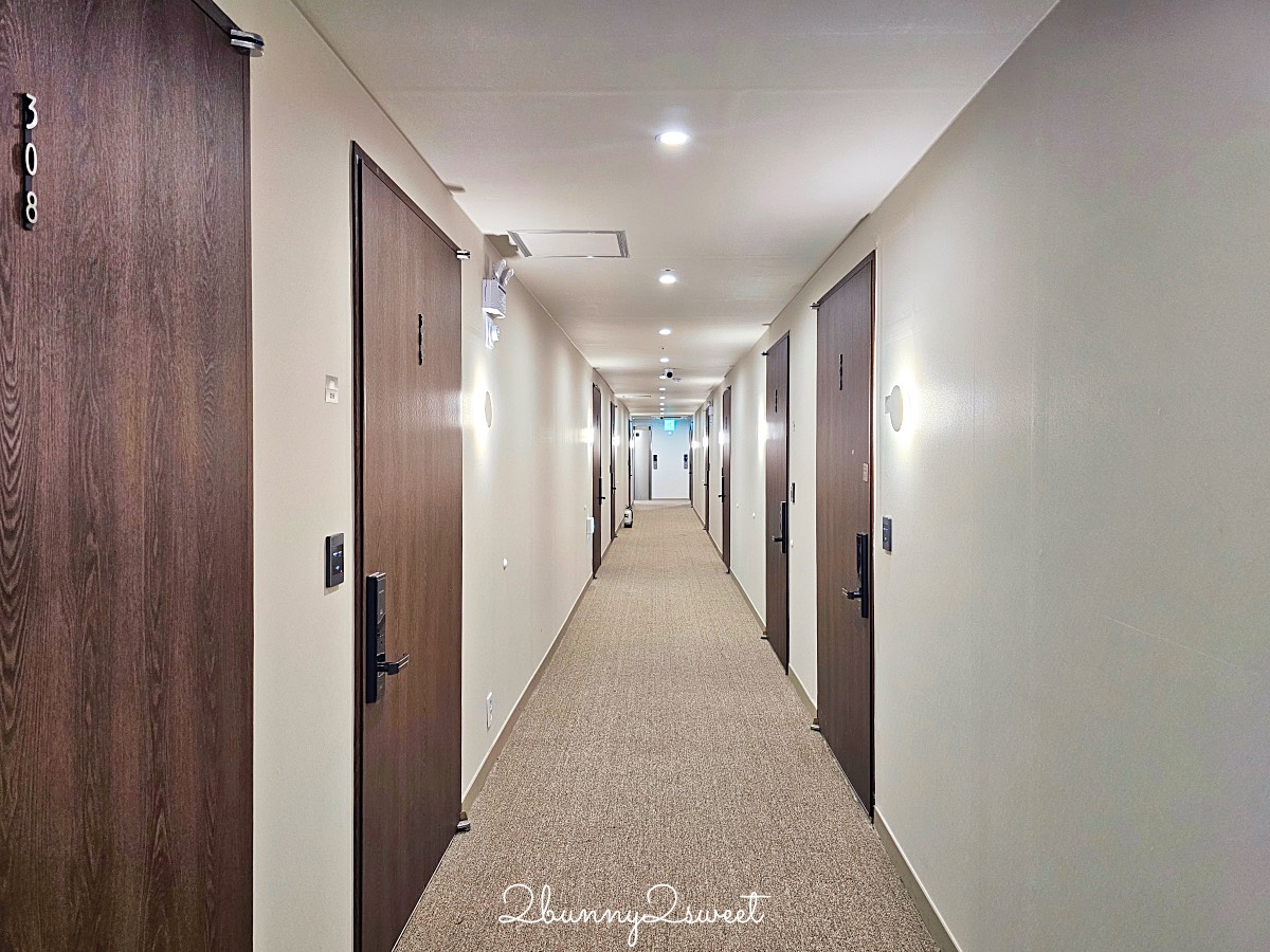 【明洞莊飯店 HOTEL MYEONGDONGJANG】首爾明洞住宿推薦｜下樓就是明洞商圈、大空間四人房、高CP值飯店 @兔兒毛毛姊妹花
