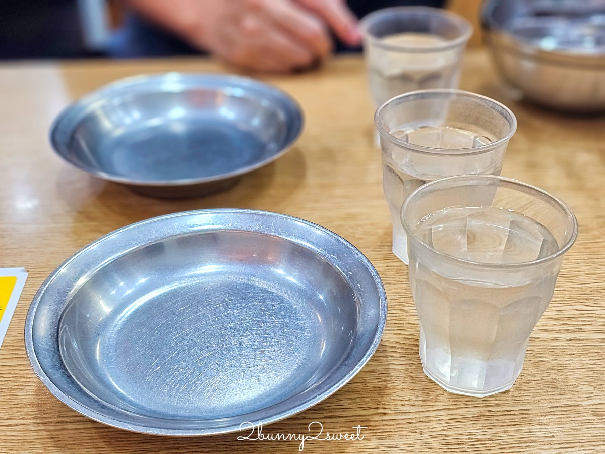 【神仙雪濃湯明洞店】首爾明洞美食推薦！牛骨雪濃湯＋排骨雪濃湯，早餐8:00開吃 @兔兒毛毛姊妹花