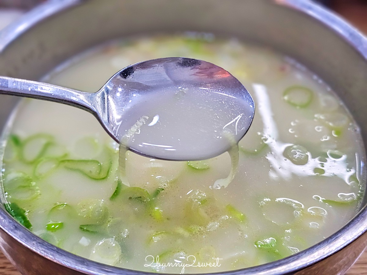 【神仙雪濃湯明洞店】首爾明洞美食推薦！牛骨雪濃湯＋排骨雪濃湯，早餐8:00開吃 @兔兒毛毛姊妹花