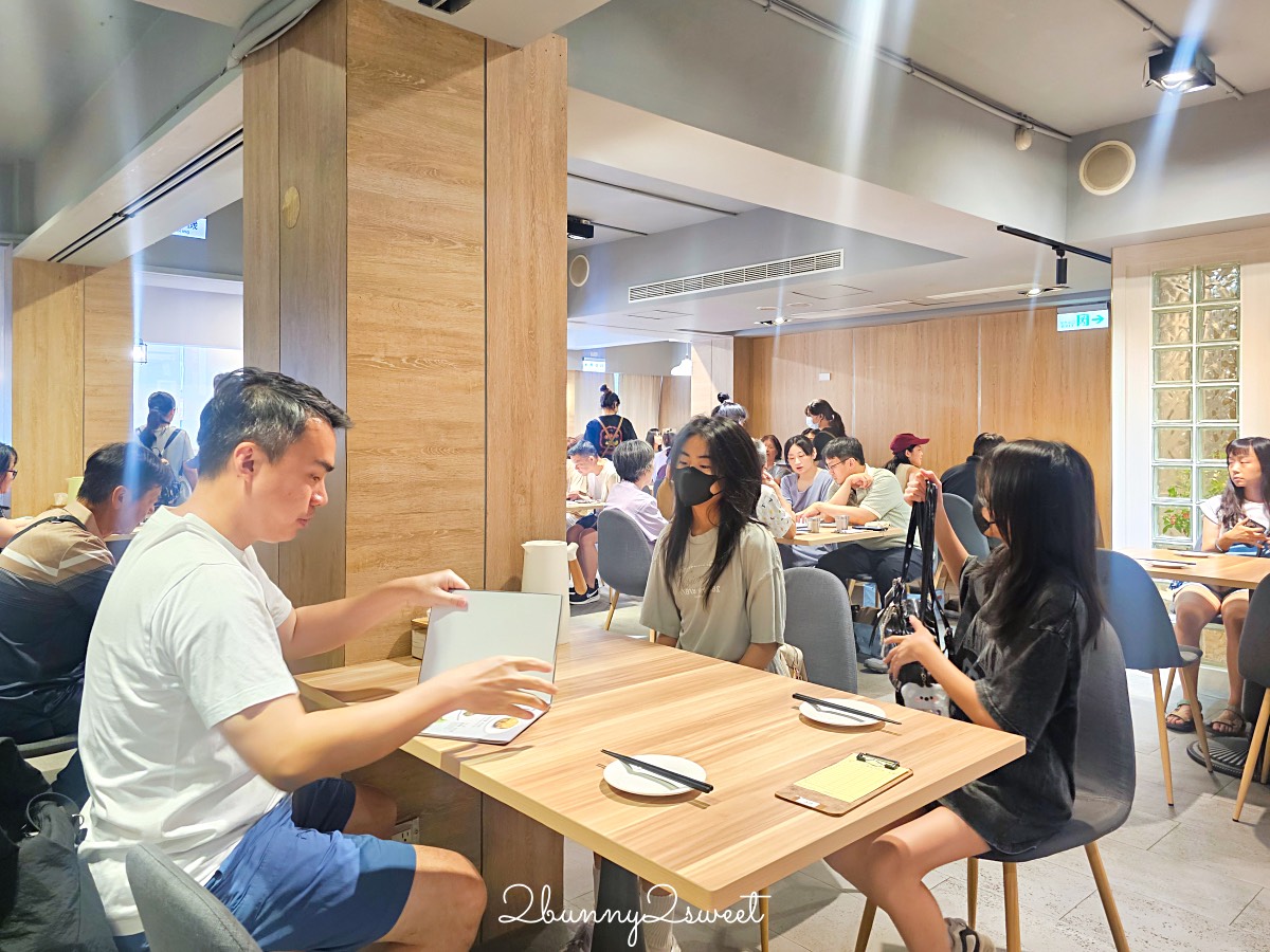 【南京三民美食】花娘小館南京店:黃仁勳愛店必吃推薦菜單、沒訂位吃不到的超人氣家常菜 @兔兒毛毛姊妹花 【南京三民美食】花娘小館南京店:黃仁勳愛店必吃推薦菜單、沒訂位吃不到的超人氣家常菜 @兔兒毛毛姊妹花
