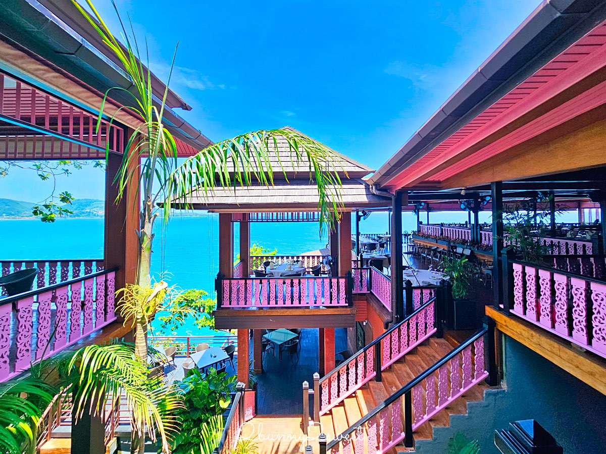 【Baan Rim Pa】普吉島懸崖海景餐廳推薦｜安達曼海夕陽第一排、米其林推薦泰式料理 @兔兒毛毛姊妹花
