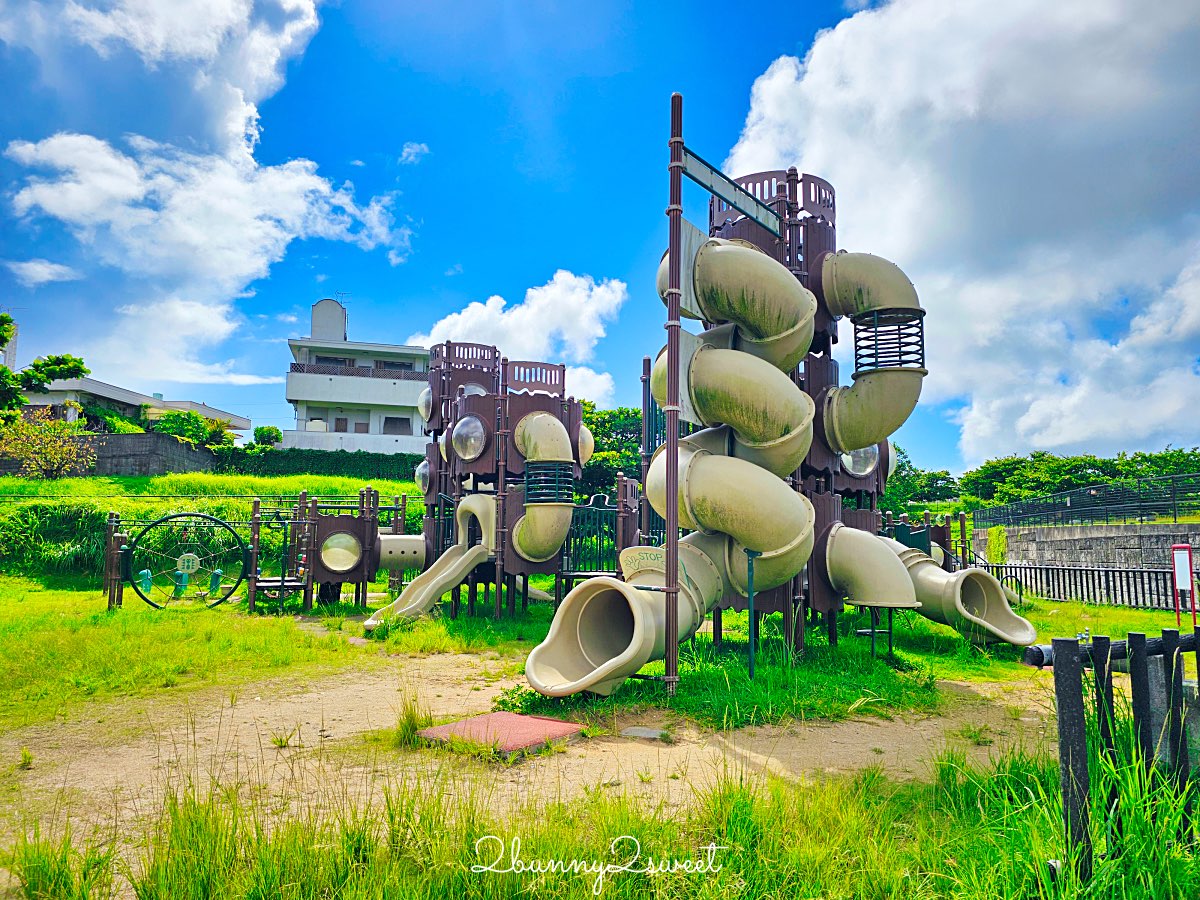 沖繩【伊波公園】親子必訪的宇流麻市大型溜滑梯＆遊具樂園 @兔兒毛毛姊妹花