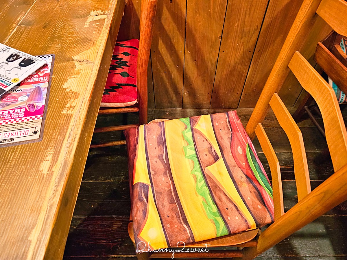 沖繩國際通【Sand’s Diner】霓虹復古美式氛圍美墨漢堡餐廳，苦瓜漢堡、塔可飯必吃 @兔兒毛毛姊妹花