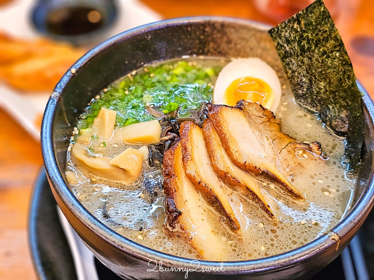 【Niku Gottsuo Ramen】鳥取米子牛骨拉麵名店：必吃濃郁湯頭，肉量爆棚的超滿足系拉麵！ @兔兒毛毛姊妹花