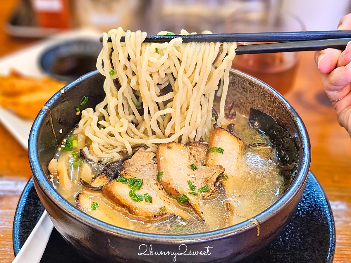 【Niku Gottsuo Ramen】鳥取米子牛骨拉麵名店:必吃濃郁湯頭,肉量爆棚的超滿足系拉麵! @兔兒毛毛姊妹花 【Niku Gottsuo Ramen】鳥取米子牛骨拉麵名店:必吃濃郁湯頭,肉量爆棚的超滿足系拉麵! @兔兒毛毛姊妹花